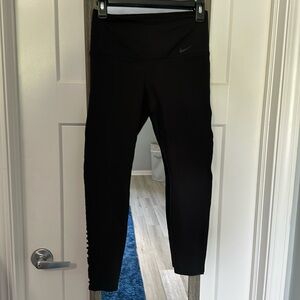 Nike dri fit black cropped leggings with side slit design size medium!